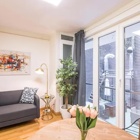 Modern 2 Bedroom Duplex With Garden In Cihangir Lejlighed Istanbul
