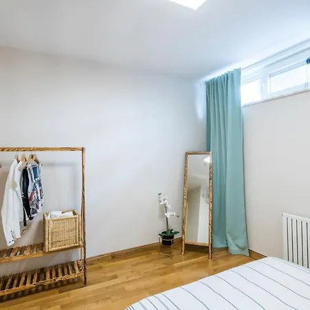 Modern 2 Bedroom Duplex With Garden In Cihangir Lejlighed Istanbul