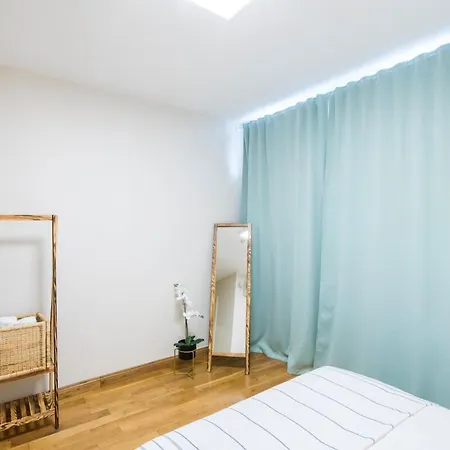 Modern 2 Bedroom Duplex With Garden In Cihangir Lejlighed