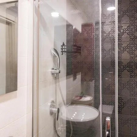 Modern 2 Bedroom Duplex With Garden In Cihangir * Istanboel