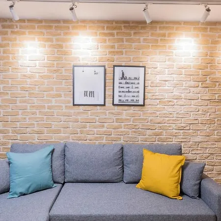 Modern 2 Bedroom Duplex With Garden In Cihangir